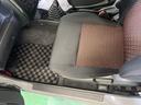 【助手席】経年によるヘタリ・汚れ・キズがあります。足元マット新品