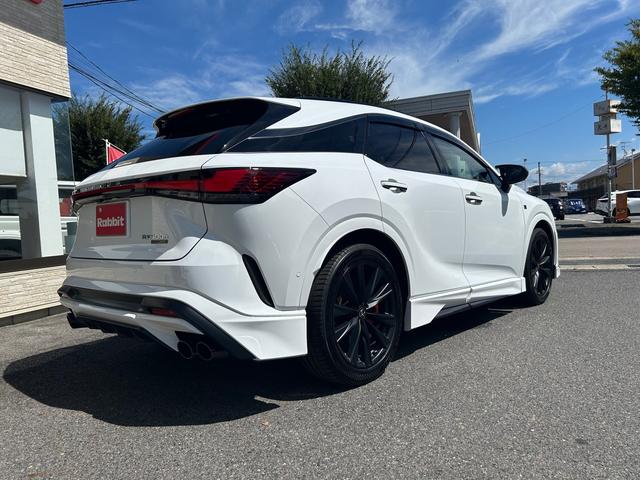 ＲＸ ＲＸ５００ｈ　Ｆスポーツパフォーマンス　４ＷＤ　ＴＲＤエアロ　スポーツマフラー＆リヤディフューザー　デジタルインナ－ミラ－　パノラマルーフ（9枚目）