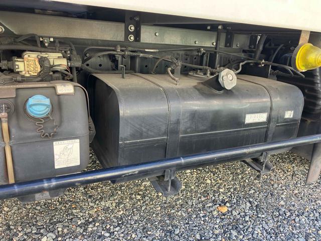 キャンター 中温冷凍車ー5C°東プレ荷台箱 サーモキング冷凍機 レンタアップ 左開口部サイズW820H1620 リア観音開きサイズW1750H1790(25枚目)