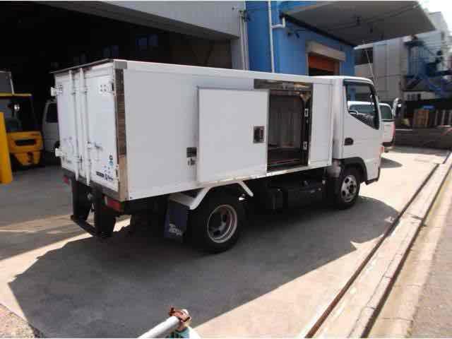キャンター 全低床 ワイドキャブ ディーゼルターボ 両サイドワンタッチスライドドア 中温冷凍車-5度 東プレ車検証寸法468x169x197荷台内寸2940x1560x995ワンオーナー デュオニック(5枚目)