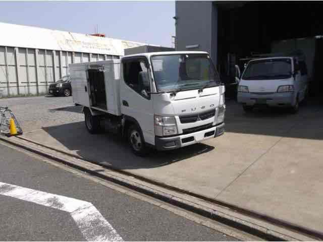 キャンター 全低床 ワイドキャブ ディーゼルターボ 両サイドワンタッチスライドドア 中温冷凍車-5度 東プレ車検証寸法468x169x197荷台内寸2940x1560x995ワンオーナー デュオニック(8枚目)