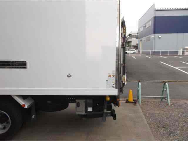 キャンター 　ワイドロング高床ディーゼルターボ　後輪ダブル　ロング中温冷凍車トプレ新明和マルチパワーゲート３．１ｔ積スタンバイモーター内寸５４００Ｘ幅２０５０Ｘ高１９９０（8枚目）