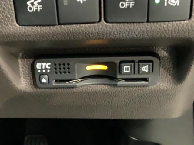 フリード Ｇ・ホンダセンシング　最長５年保証　ワンオーナ－　ナビＶＸＭ－２１７ＶＦＮｉ　ＴＶ　Ｒカメラ　ＣＤ録音　ＢＴオ－ディオ　ＤＶＤ　ＥＴＣ　ＬＥＤライト　両側電動ドア　ＶＳＡ　シ－トヒ－タ－　アルミ　スマ－トキ－　スペアキー（12枚目）