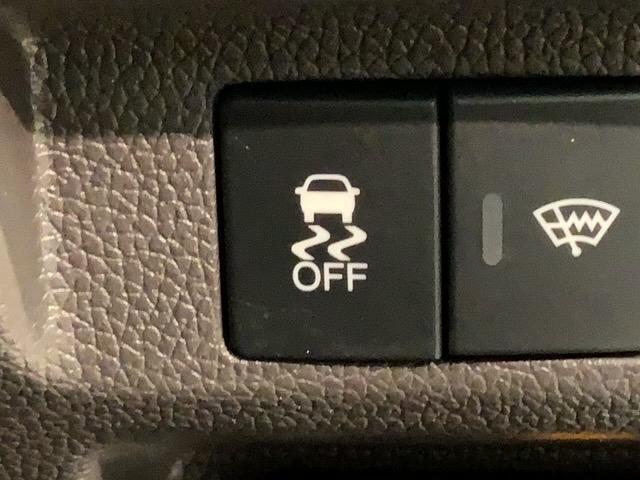 フリード Ｇ・ホンダセンシング　最長５年保証　ワンオーナ－　ナビＶＸＭ－２１７ＶＦＮｉ　ＴＶ　Ｒカメラ　ＣＤ録音　ＢＴオ－ディオ　ＤＶＤ　ＥＴＣ　ＬＥＤライト　両側電動ドア　ＶＳＡ　シ－トヒ－タ－　アルミ　スマ－トキ－　スペアキー（14枚目）