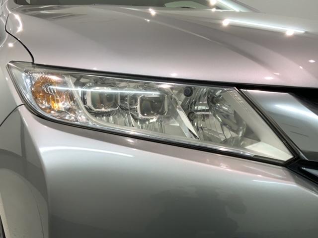 ＬＥＤヘッドライトは、点灯の瞬間から最大光量を発揮し、突然暗くなるトンネルなどでの安定感を高めます。