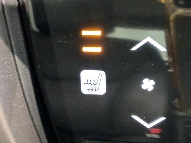 フロント両席にはシートヒーターが付いています！寒い日に便利な装備ですね。