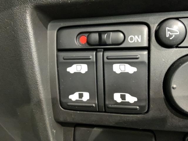 フリード Gジャストセレクション 禁煙 1年保証 ナビ フルセグ Rカメラ CD録音 BTaudio DVD ETC HID 両側電動ドア アルミ スマートキー 盗難防止装置 整備記録簿(12枚目)