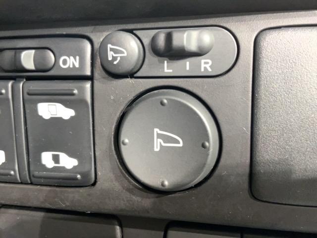 フリード Gジャストセレクション 禁煙 1年保証 ナビ フルセグ Rカメラ CD録音 BTaudio DVD ETC HID 両側電動ドア アルミ スマートキー 盗難防止装置 整備記録簿(15枚目)