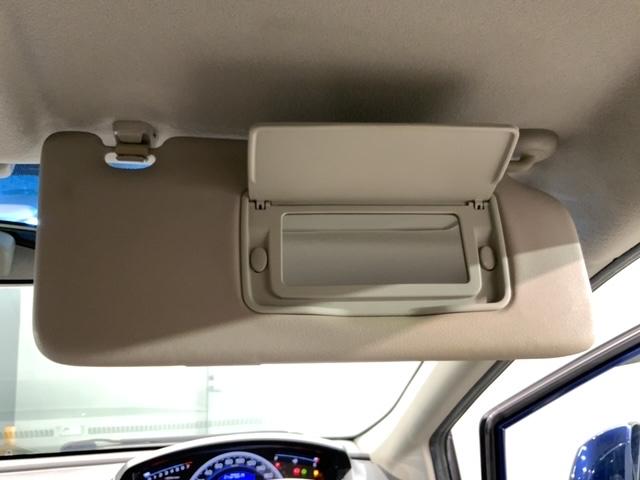 フリード Gジャストセレクション 禁煙 1年保証 ナビ フルセグ Rカメラ CD録音 BTaudio DVD ETC HID 両側電動ドア アルミ スマートキー 盗難防止装置 整備記録簿(16枚目)