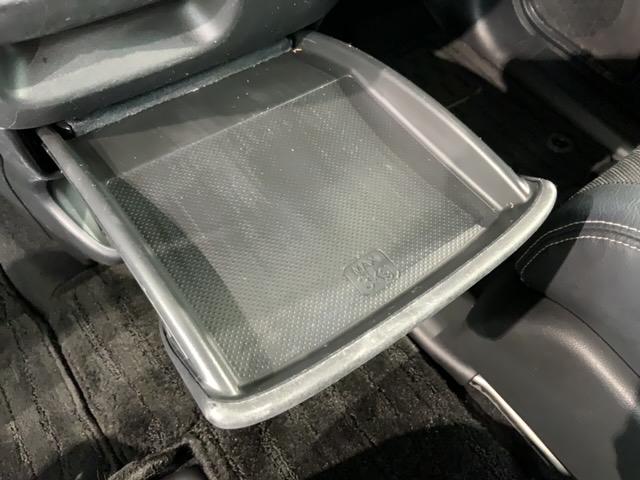 フリードハイブリッド ハイブリッド・Gホンダセンシング Sパケ 最長5年保証 禁煙ワンオ-ナ- 9inナビ AppleCarPlay Rモニタ-ドラレコ BTaudio DVD フルセグ Rカメラ 両側電動ドア LEDオ-トライト アルミ(27枚目)