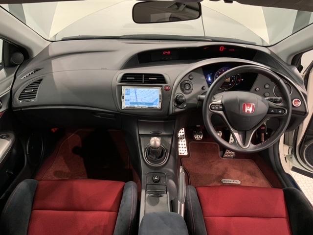 シビック タイプＲユーロ　１年保証　禁煙ワンオ－ナ－　ナビＶＸＳ－１０２ＶＳｉ　ＢＴａｕｄｉｏ　ＤＶＤ　ＣＤ録音　ＥＴＣ　ＶＳＡ　アルミ　フォグライト　キ－レスキ－　盗難防止装置　整備記録簿（7枚目）