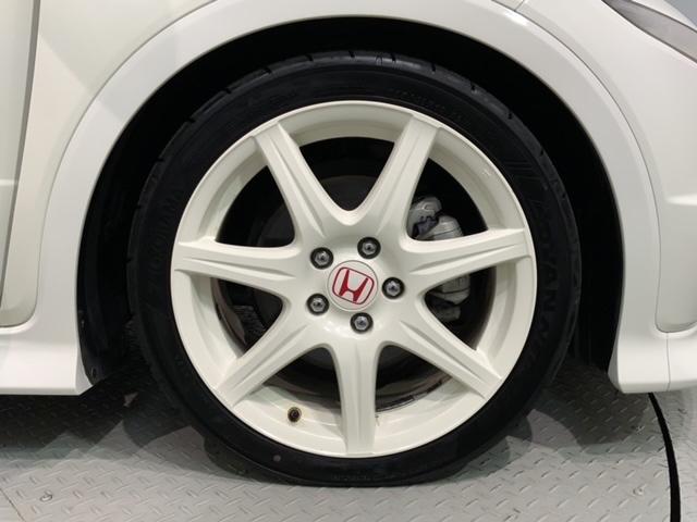 シビック タイプＲユーロ　１年保証　禁煙ワンオ－ナ－　ナビＶＸＳ－１０２ＶＳｉ　ＢＴａｕｄｉｏ　ＤＶＤ　ＣＤ録音　ＥＴＣ　ＶＳＡ　アルミ　フォグライト　キ－レスキ－　盗難防止装置　整備記録簿（16枚目）