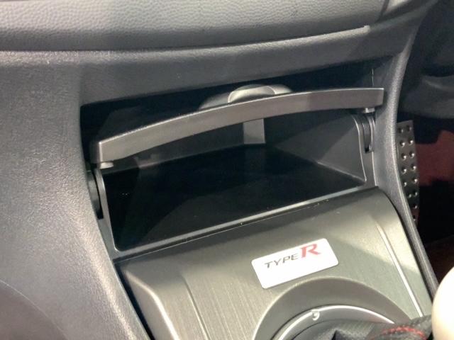 シビック タイプＲユーロ　１年保証　禁煙ワンオ－ナ－　ナビＶＸＳ－１０２ＶＳｉ　ＢＴａｕｄｉｏ　ＤＶＤ　ＣＤ録音　ＥＴＣ　ＶＳＡ　アルミ　フォグライト　キ－レスキ－　盗難防止装置　整備記録簿（25枚目）