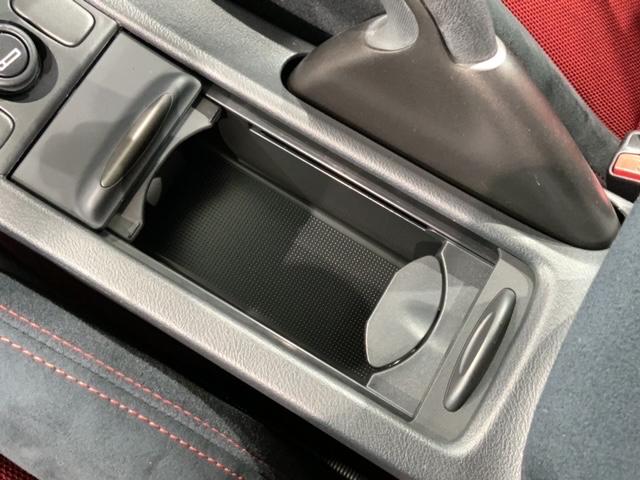 シビック タイプＲユーロ　１年保証　禁煙ワンオ－ナ－　ナビＶＸＳ－１０２ＶＳｉ　ＢＴａｕｄｉｏ　ＤＶＤ　ＣＤ録音　ＥＴＣ　ＶＳＡ　アルミ　フォグライト　キ－レスキ－　盗難防止装置　整備記録簿（26枚目）