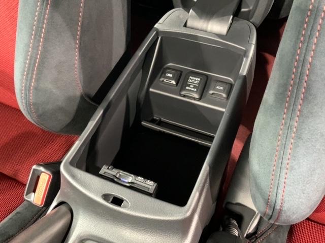 シビック タイプＲユーロ　１年保証　禁煙ワンオ－ナ－　ナビＶＸＳ－１０２ＶＳｉ　ＢＴａｕｄｉｏ　ＤＶＤ　ＣＤ録音　ＥＴＣ　ＶＳＡ　アルミ　フォグライト　キ－レスキ－　盗難防止装置　整備記録簿（28枚目）