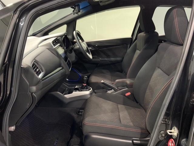 フィット ＲＳ　あんしんＰＫＧ　１年保証　ナビＶＸＭ－１５５ＶＦｉ　ＴＶ　Ｒカメラ　ＣＤ録音　ＢＴオ－ディオ　ＤＶＤ　ＥＴＣ　ＬＥＤライト　ＶＳＡ　クルコン　アルミ　スマ－トキ－　スペアキー　盗難防止装置　整備記録簿（30枚目）