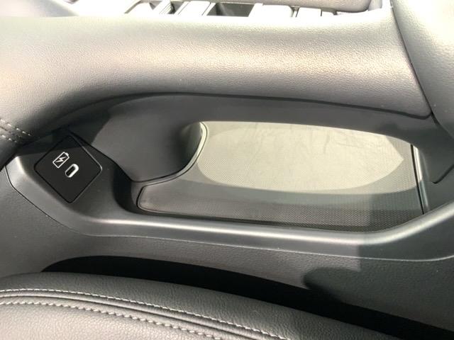 ＺＲ－Ｖ ｅ：ＨＥＶＺ　当社禁煙試乗車　新車保証継承　ナビ　マルチビュ－　ＢＴａｕｄｉｏ　ＵＳＢ接続　フルセグ　Ｒカメラ　パワ－シ－ト　シ－トヒ－タ－　ＥＴＣ　クルコン　ＬＥＤオ－トライト　アルミ（27枚目）