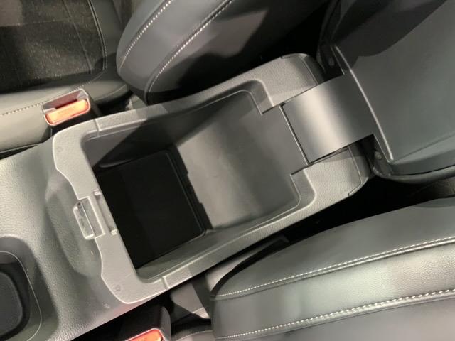 ヴェゼル e:HEVZ 禁煙ワンオ-ナ- 最長5年保証 ナビ USB接続 BTaudio フルセグ Rカメラ シ-トヒ-タ- ETC2.0 クルコン LEDオ-トライト アルミ 整備記録簿 取説 スマ-トキ-(29枚目)