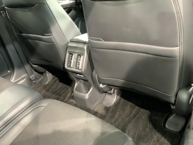 ヴェゼル e:HEVZ 禁煙ワンオ-ナ- 最長5年保証 ナビ USB接続 BTaudio フルセグ Rカメラ シ-トヒ-タ- ETC2.0 クルコン LEDオ-トライト アルミ 整備記録簿 取説 スマ-トキ-(30枚目)