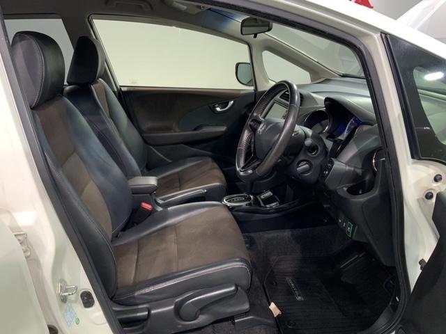 フィットシャトルハイブリッド ハイブリッド・スマートセレクションファインライン 禁煙ワンオ-ナ- 1年保証 ナビ DVD フルセグ Rカメラ ETC クルコン シ-トヒ-タ- HIDオ-トライト フォグライト 社外アルミ スマ-トキ- ドアバイザ- 取説 整備記録簿(17枚目)