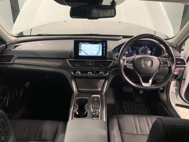 �g���₷�����C�A�E�g�̃_�b�V���{�[�h���ӂł��B�I�[�g�G�A�R���⏬������ȂǊ��������������ڂł��B