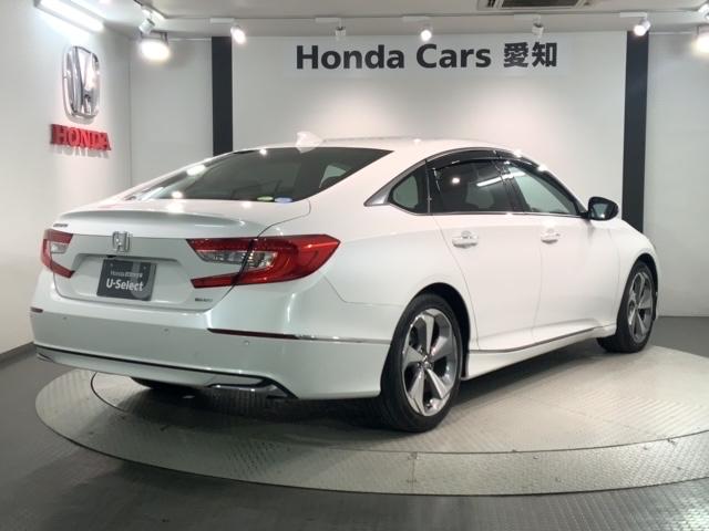 ���Џ��i���Z���^�[�ɂē��O���̃N���[�j���O�����{���Ă���܂��I