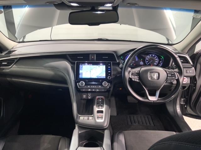 �g���₷�����C�A�E�g�̃_�b�V���{�[�h���ӂł��B�I�[�g�G�A�R���⏬������ȂǊ��������������ڂł��B