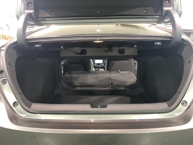 �g�����N�X�y�[�X�́A���A�V�[�g�̔w�������|���Β����m�����邱�Ƃ��\�ł���I