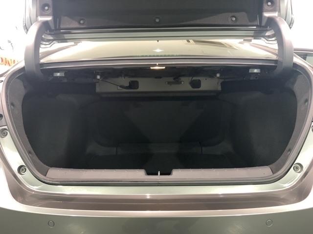 ���Џ��i���Z���^�[�ɂē��O���̃N���[�j���O�����{���Ă���܂��I