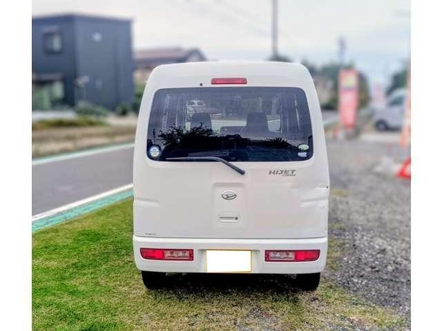 ハイゼットカーゴ 　エアコン　オートマ車　両側スライドドア　４ＷＤ　軽バン　ホワイト　最大積載３５０ｋｇ（6枚目）