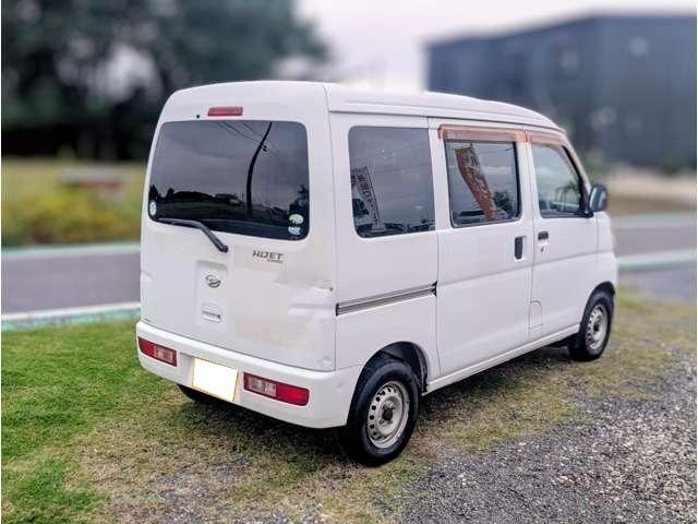 ハイゼットカーゴ 　エアコン　オートマ車　両側スライドドア　４ＷＤ　軽バン　ホワイト　最大積載３５０ｋｇ（7枚目）