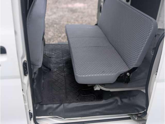 ハイゼットカーゴ 　エアコン　オートマ車　両側スライドドア　４ＷＤ　軽バン　ホワイト　最大積載３５０ｋｇ（26枚目）