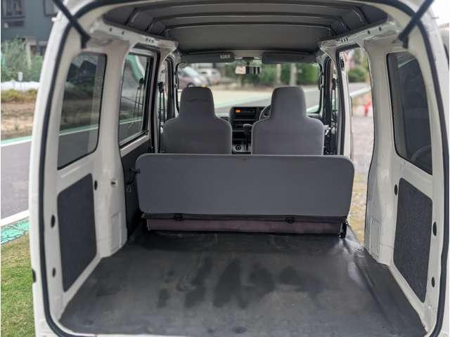 ハイゼットカーゴ 　エアコン　オートマ車　両側スライドドア　４ＷＤ　軽バン　ホワイト　最大積載３５０ｋｇ（27枚目）