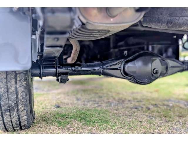 キャリイトラック KU 3方開 愛知限定車 エアコン パワーステアリング ナビ 5速マニュアル 最大積載350kg 軽トラック(9枚目)