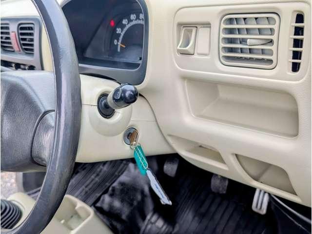 キャリイトラック KU 3方開 愛知限定車 エアコン パワーステアリング ナビ 5速マニュアル 最大積載350kg 軽トラック(28枚目)