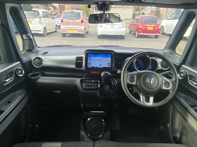 Ｎ－ＢＯＸスラッシュ Ｘ　ワンオーナー車　純正８インチナビ　バックモニター　フルセグ　ＥＴＣ　サウンドマッピングシステム　クルーズコントロール　ＨＩＤヘッドランプ　ステアリングヒーター　前席シートヒーター　ユーザー買取車（4枚目）