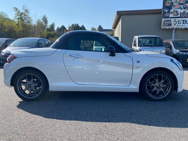 コペン ＧＲ　スポーツ　ＧＲ　スポーツ（２名）ユーザー買取車　５速ＭＴ　純正７インチナビ　フルセグ　バックモニター　ＣＤ　ＤＶＤ　Ｂｌｕｅｔｏｏｔｈ　ＥＴＣ　前席シートヒーター　ＬＥＤヘッドランプ　キーフリーシステム（3枚目）