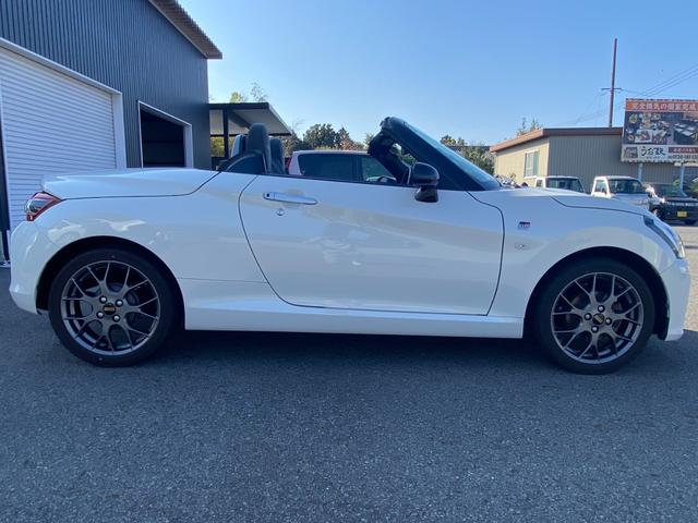 コペン ＧＲ　スポーツ　ＧＲ　スポーツ（２名）ユーザー買取車　５速ＭＴ　純正７インチナビ　フルセグ　バックモニター　ＣＤ　ＤＶＤ　Ｂｌｕｅｔｏｏｔｈ　ＥＴＣ　前席シートヒーター　ＬＥＤヘッドランプ　キーフリーシステム（4枚目）