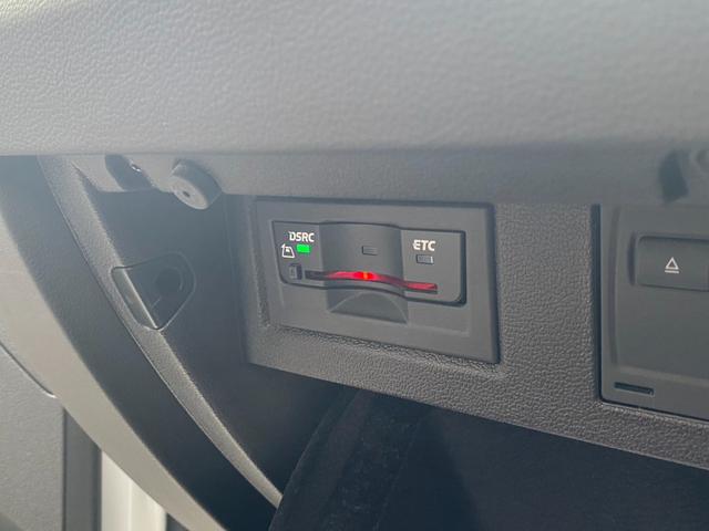 パサートヴァリアント ２．０ＴＳＩ　Ｒライン　ワンオーナー車　レザーシート　純正ナビ　バックモニター　フルセグ　ＣＤ　ＤＶＤ　Ｂｌｕｅｔｏｏｔｈ　ＥＴＣ　プリクラ　レーンキープアシスト　前席パワーシート　メモリーシート　ＬＥＤヘッドライト（6枚目）