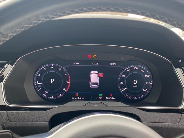 パサートヴァリアント ２．０ＴＳＩ　Ｒライン　ワンオーナー車　レザーシート　純正ナビ　バックモニター　フルセグ　ＣＤ　ＤＶＤ　Ｂｌｕｅｔｏｏｔｈ　ＥＴＣ　プリクラ　レーンキープアシスト　前席パワーシート　メモリーシート　ＬＥＤヘッドライト（9枚目）