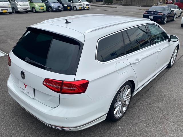 パサートヴァリアント ２．０ＴＳＩ　Ｒライン　ワンオーナー車　レザーシート　純正ナビ　バックモニター　フルセグ　ＣＤ　ＤＶＤ　Ｂｌｕｅｔｏｏｔｈ　ＥＴＣ　プリクラ　レーンキープアシスト　前席パワーシート　メモリーシート　ＬＥＤヘッドライト（16枚目）