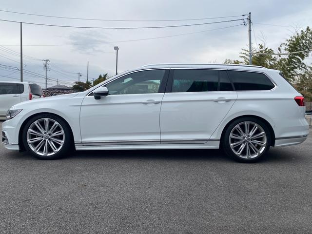 パサートヴァリアント ２．０ＴＳＩ　Ｒライン　ワンオーナー車　レザーシート　純正ナビ　バックモニター　フルセグ　ＣＤ　ＤＶＤ　Ｂｌｕｅｔｏｏｔｈ　ＥＴＣ　プリクラ　レーンキープアシスト　前席パワーシート　メモリーシート　ＬＥＤヘッドライト（18枚目）