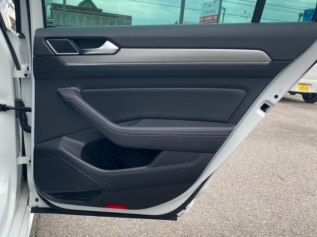 パサートヴァリアント ２．０ＴＳＩ　Ｒライン　ワンオーナー車　レザーシート　純正ナビ　バックモニター　フルセグ　ＣＤ　ＤＶＤ　Ｂｌｕｅｔｏｏｔｈ　ＥＴＣ　プリクラ　レーンキープアシスト　前席パワーシート　メモリーシート　ＬＥＤヘッドライト（33枚目）