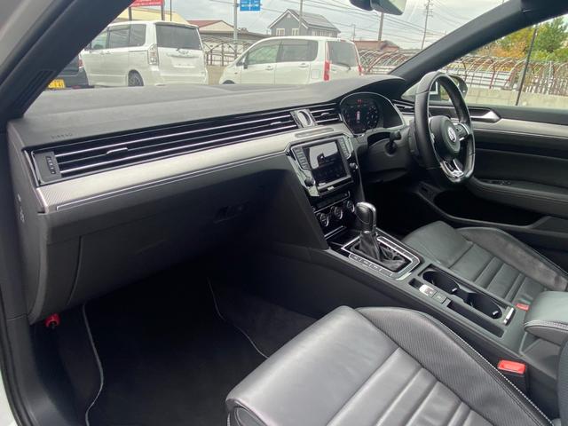 パサートヴァリアント ２．０ＴＳＩ　Ｒライン　ワンオーナー車　レザーシート　純正ナビ　バックモニター　フルセグ　ＣＤ　ＤＶＤ　Ｂｌｕｅｔｏｏｔｈ　ＥＴＣ　プリクラ　レーンキープアシスト　前席パワーシート　メモリーシート　ＬＥＤヘッドライト（39枚目）