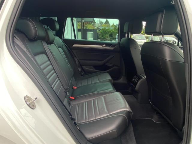 パサートヴァリアント ２．０ＴＳＩ　Ｒライン　ワンオーナー車　レザーシート　純正ナビ　バックモニター　フルセグ　ＣＤ　ＤＶＤ　Ｂｌｕｅｔｏｏｔｈ　ＥＴＣ　プリクラ　レーンキープアシスト　前席パワーシート　メモリーシート　ＬＥＤヘッドライト（41枚目）