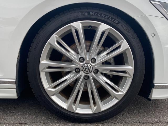 パサートヴァリアント ２．０ＴＳＩ　Ｒライン　ワンオーナー車　レザーシート　純正ナビ　バックモニター　フルセグ　ＣＤ　ＤＶＤ　Ｂｌｕｅｔｏｏｔｈ　ＥＴＣ　プリクラ　レーンキープアシスト　前席パワーシート　メモリーシート　ＬＥＤヘッドライト（65枚目）