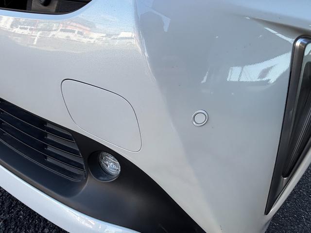 プリウス ＳセーフティプラスＩＩ　ＬＥＤヘッドライト　フォグランプ　ブラインドスポットモニター　パノラミックビューモニター　トヨタセーフティーセンス　社外デジタルインナーミラー　ＫＥＮＷＯＯＤ９インチナビ　レーンディパーチャアラート（6枚目）