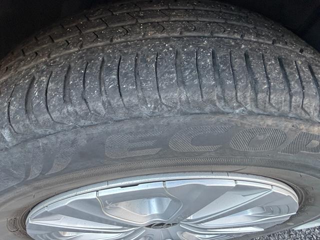 プリウス ＳセーフティプラスＩＩ　ＬＥＤヘッドライト　フォグランプ　ブラインドスポットモニター　パノラミックビューモニター　トヨタセーフティーセンス　社外デジタルインナーミラー　ＫＥＮＷＯＯＤ９インチナビ　レーンディパーチャアラート（24枚目）