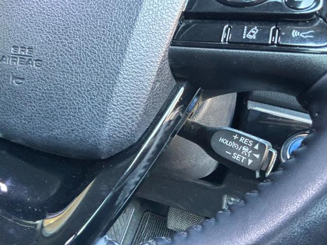 プリウス ＳセーフティプラスＩＩ　ＬＥＤヘッドライト　フォグランプ　ブラインドスポットモニター　パノラミックビューモニター　トヨタセーフティーセンス　社外デジタルインナーミラー　ＫＥＮＷＯＯＤ９インチナビ　レーンディパーチャアラート（34枚目）