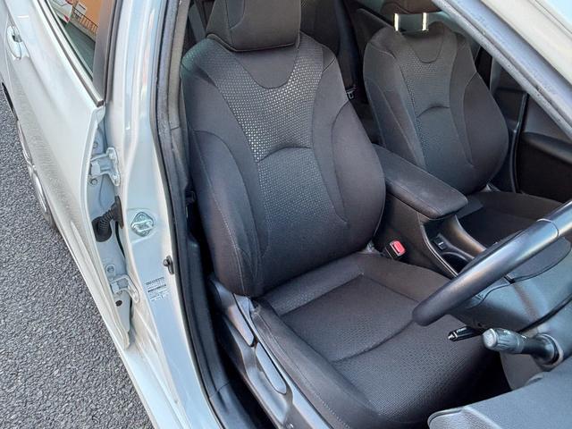 プリウス ＳセーフティプラスＩＩ　ＬＥＤヘッドライト　フォグランプ　ブラインドスポットモニター　パノラミックビューモニター　トヨタセーフティーセンス　社外デジタルインナーミラー　ＫＥＮＷＯＯＤ９インチナビ　レーンディパーチャアラート（44枚目）